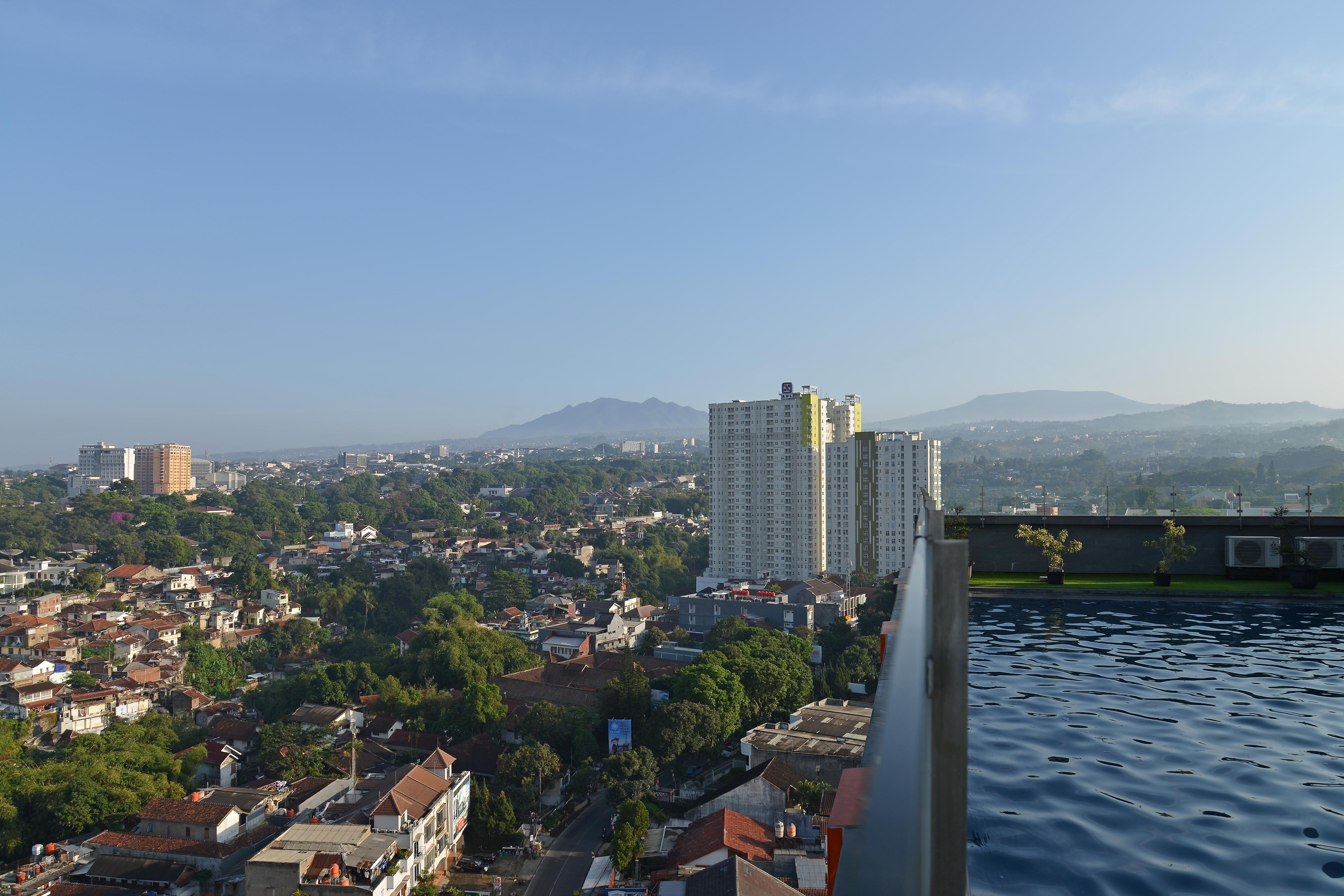 HARRIS Hotel & Conventions Ciumbuleuit - Bandung Buitenkant foto