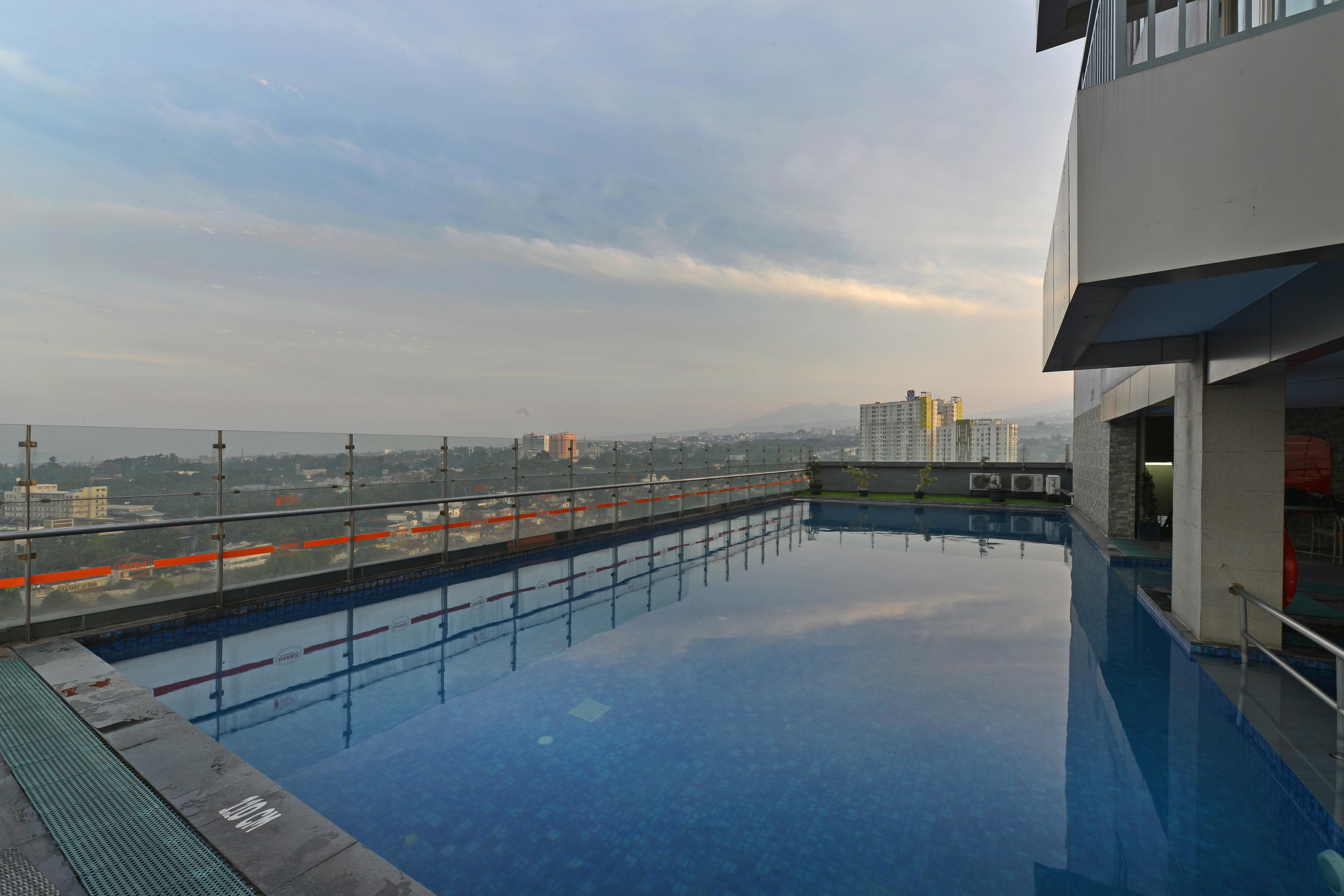 HARRIS Hotel & Conventions Ciumbuleuit - Bandung Buitenkant foto