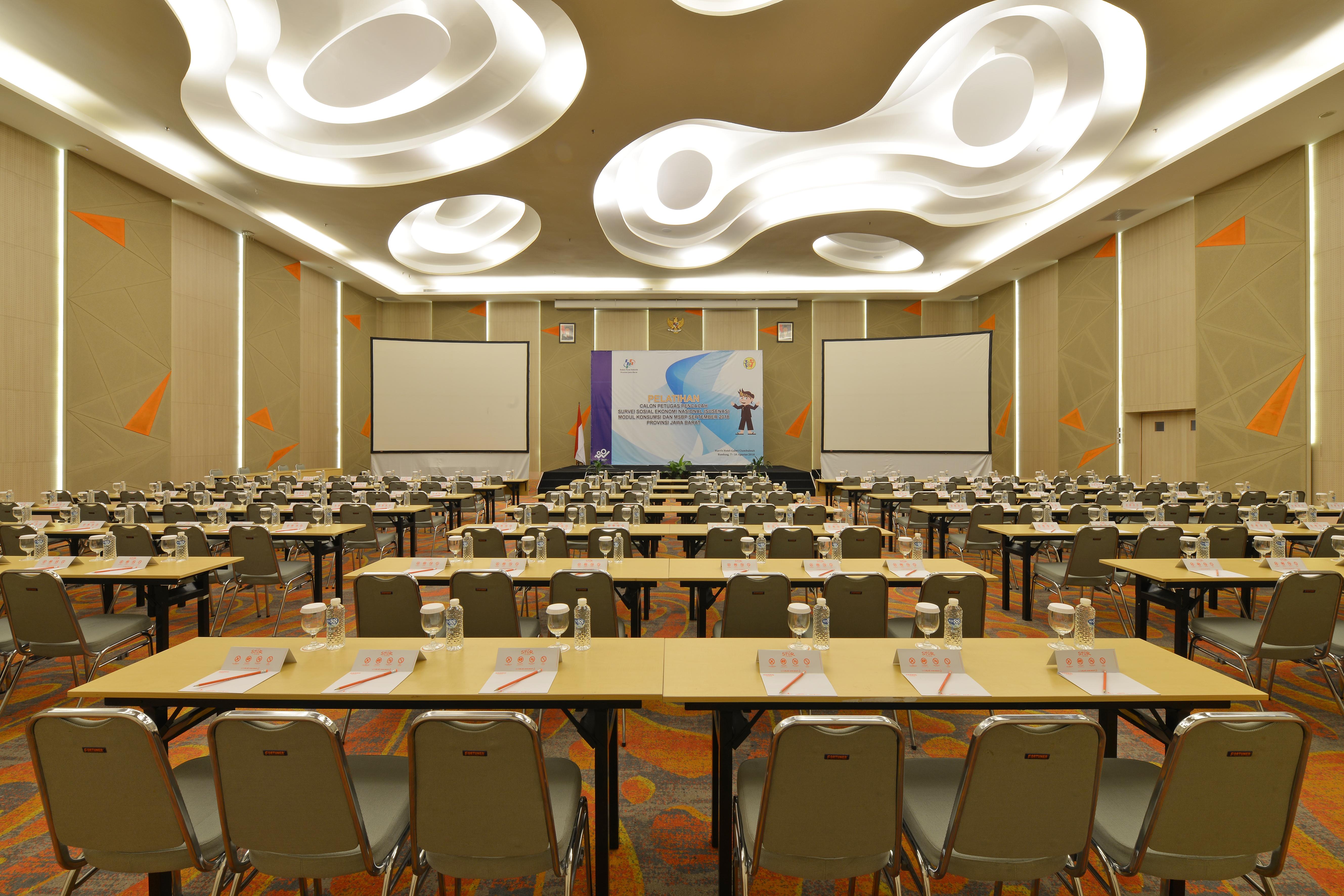 HARRIS Hotel & Conventions Ciumbuleuit - Bandung Buitenkant foto