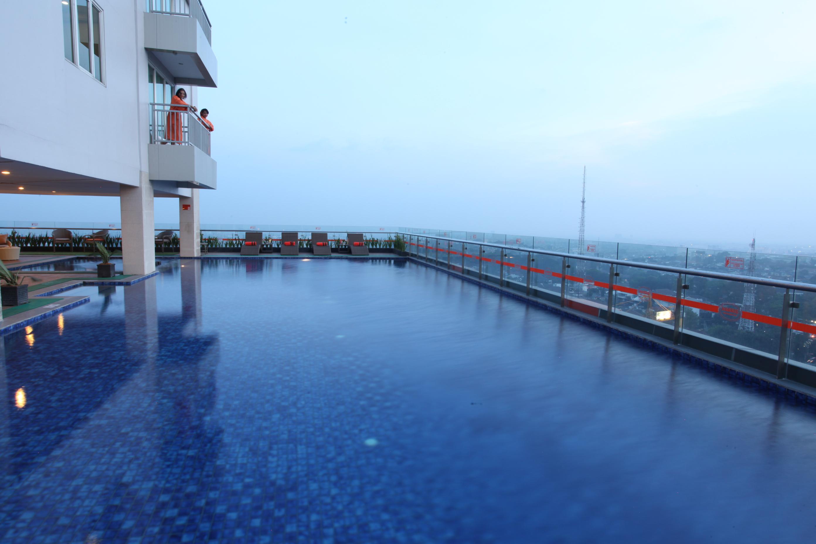 HARRIS Hotel & Conventions Ciumbuleuit - Bandung Buitenkant foto