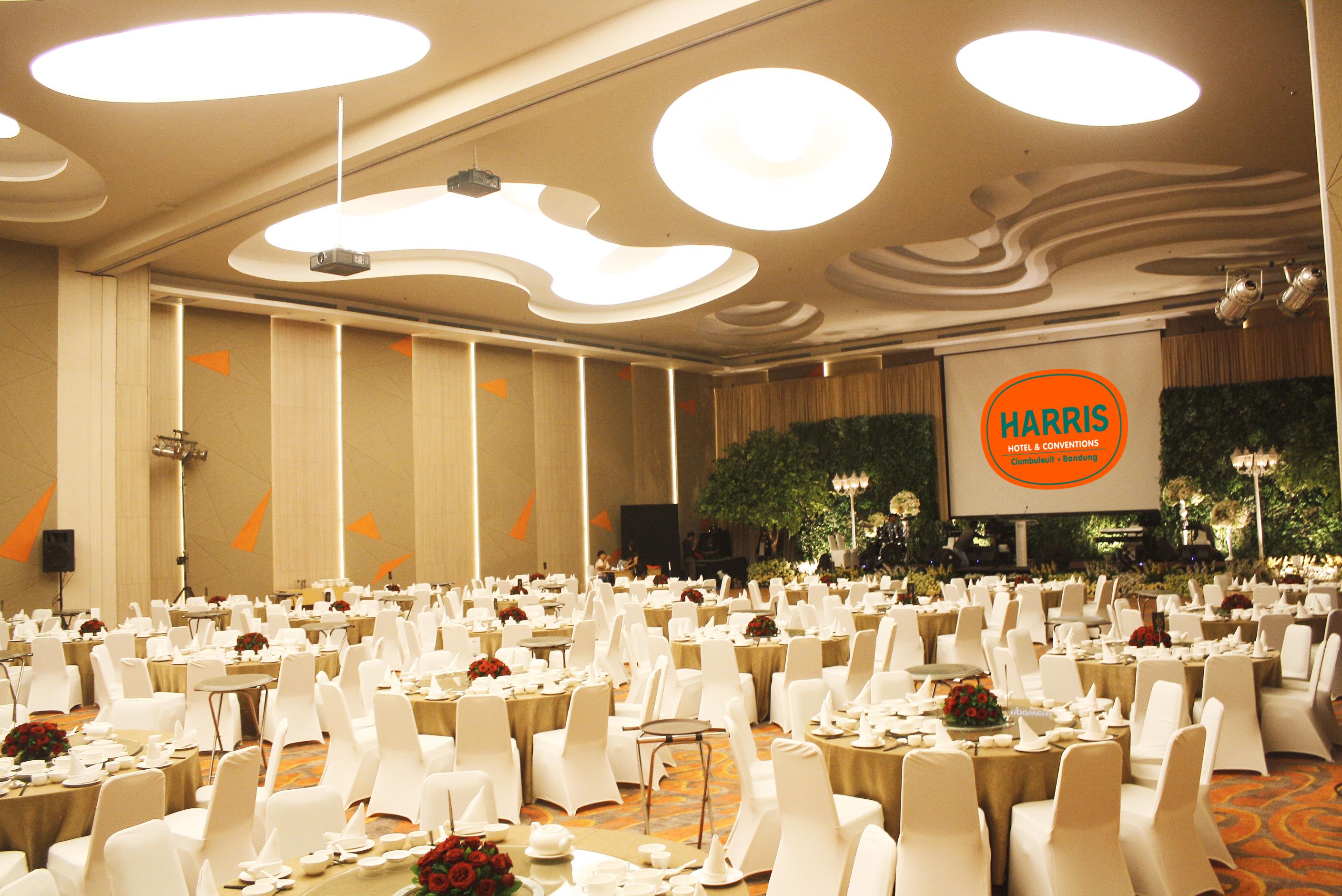 HARRIS Hotel & Conventions Ciumbuleuit - Bandung Buitenkant foto