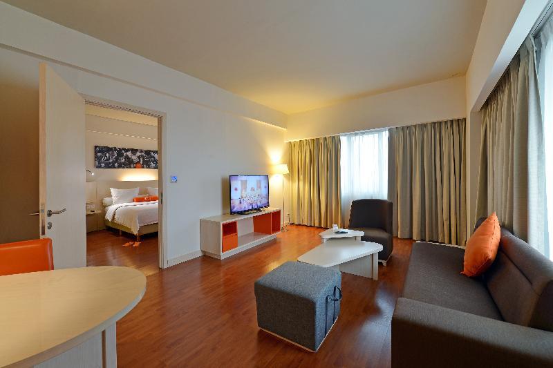HARRIS Hotel & Conventions Ciumbuleuit - Bandung Buitenkant foto