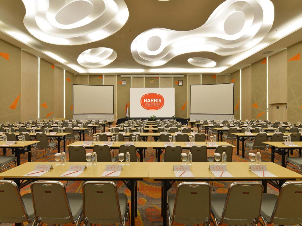 HARRIS Hotel & Conventions Ciumbuleuit - Bandung Buitenkant foto